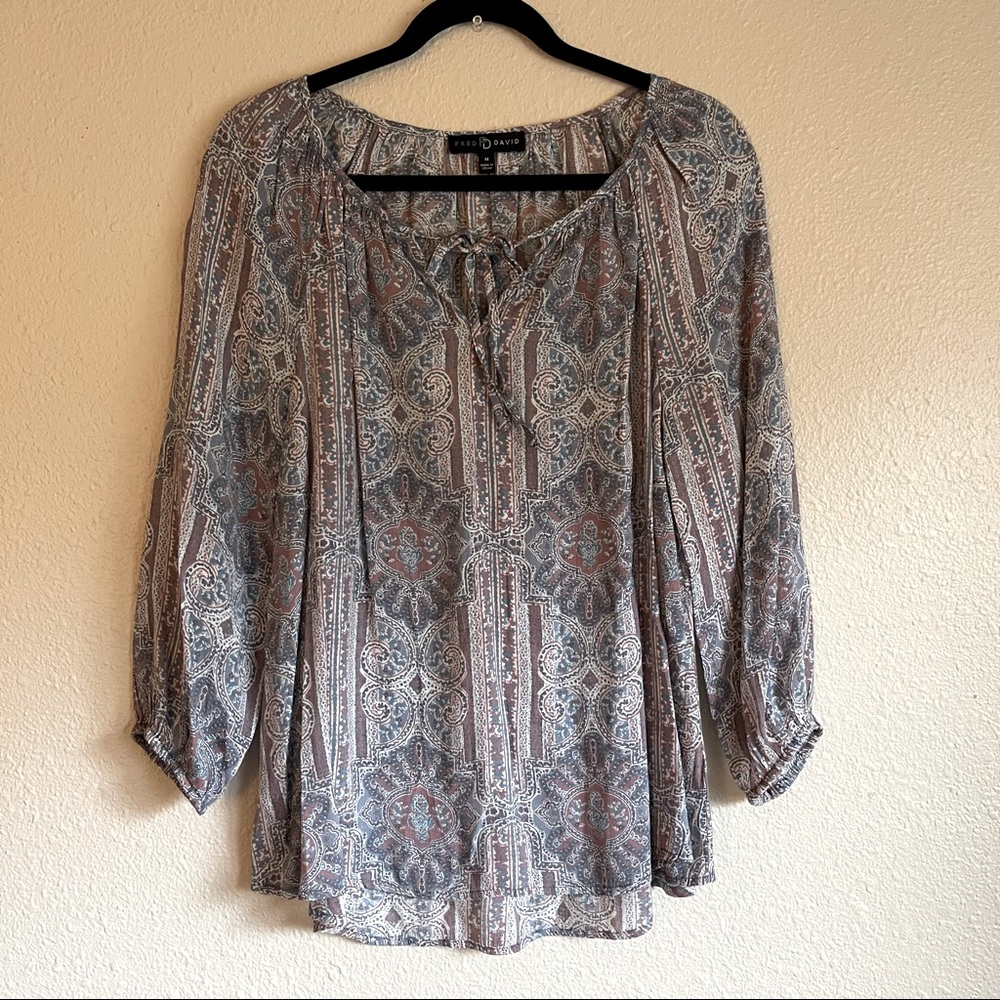 3/$20 🛍️ Patterned Blue/Purple Blouse